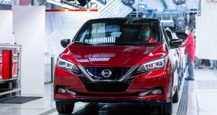 The-500000th-Nissan-Leaf